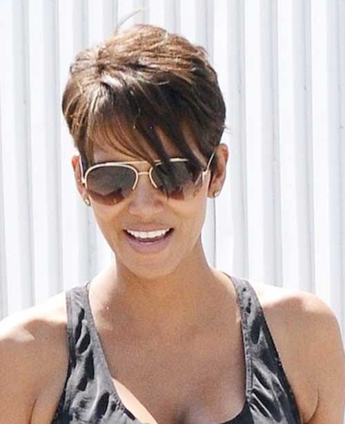 Pixie Haircuts with Bangs-16