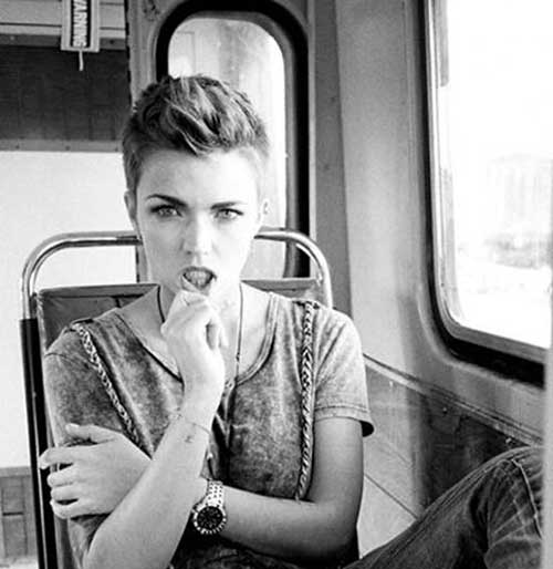 7.Pixie Haircut Pixie Haircuts-7