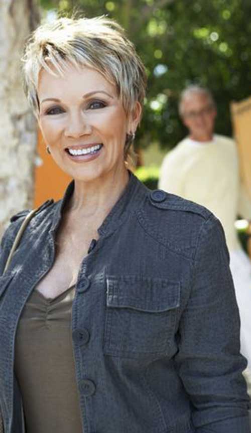 Pixie Haircuts for Older Ladies-17
