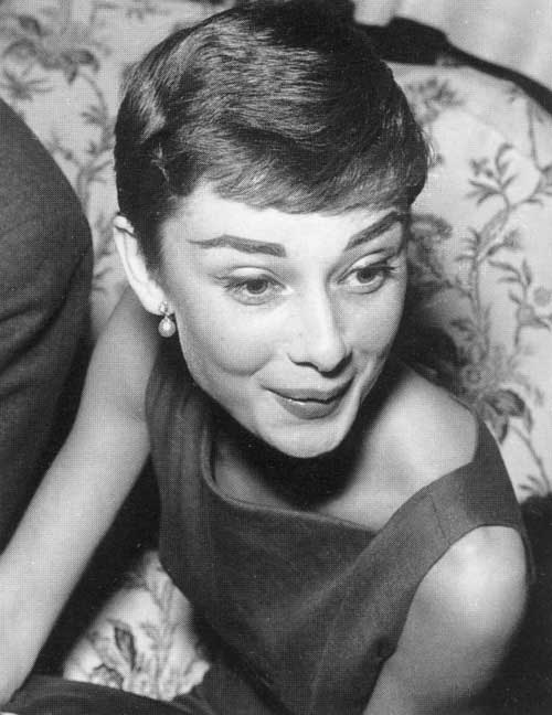 Audrey Hepburn Pixie Haircut Audrey Hepburn Chic Pixie Haircut